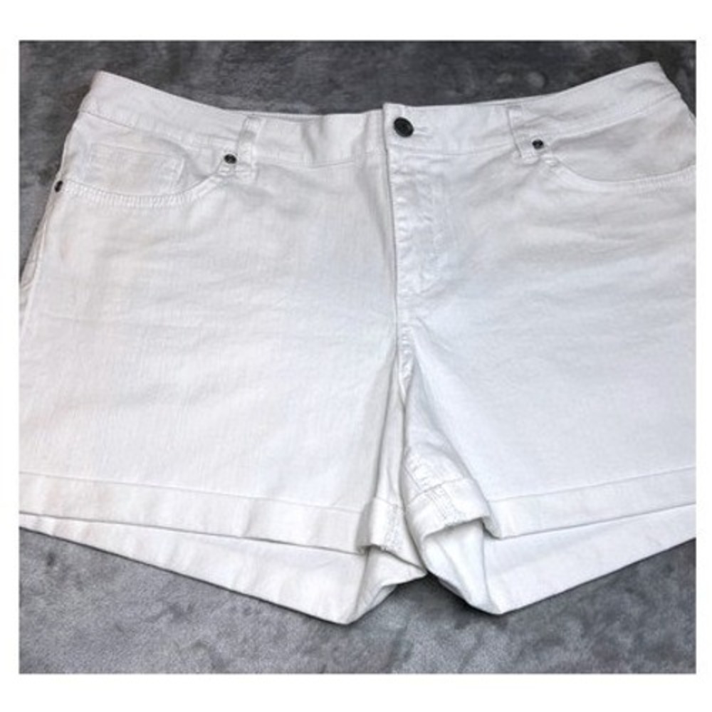 New York & Company‎ Soho White Denim Cuffed Shorts Womens Size 18 NWT